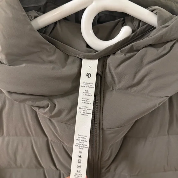 Lululemon jacket - Picture 2 of 4